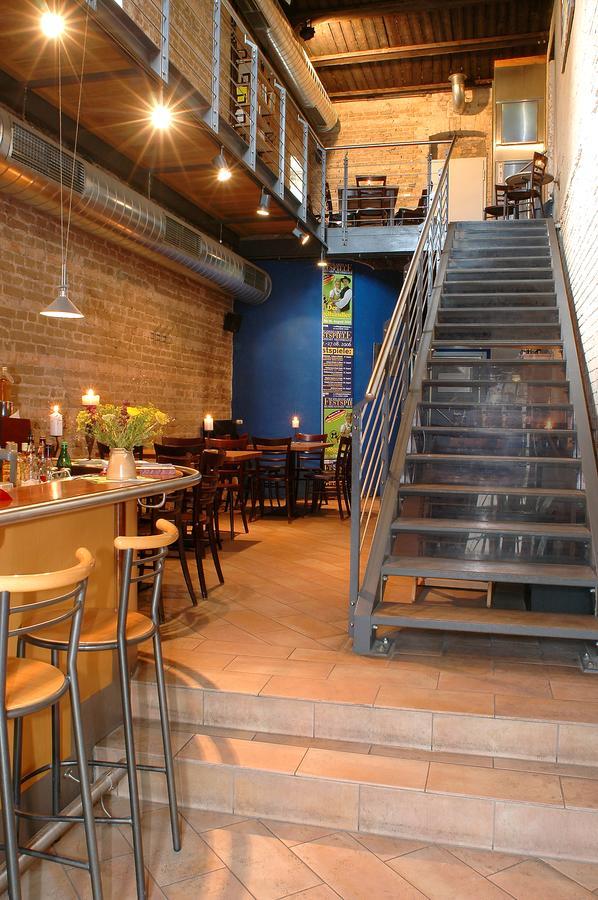 Basiskulturfabrik Oeko-Hotel นอยชเตรลิทซ์ ภายนอก รูปภาพ