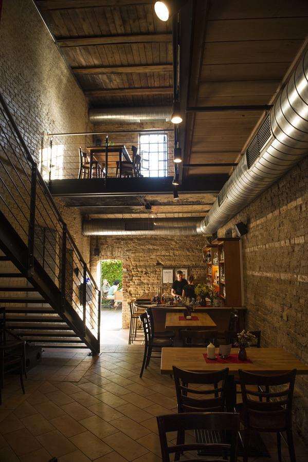 Basiskulturfabrik Oeko-Hotel นอยชเตรลิทซ์ ภายนอก รูปภาพ